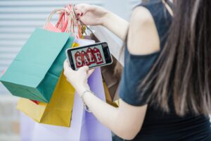 Read more about the article Conversational Commerce for Shopify: How AI Chatbots Increase Sales in 2026