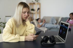 Read more about the article When Your Shopify Store Has Outgrown Its Chatbot: 6 Warning Signals