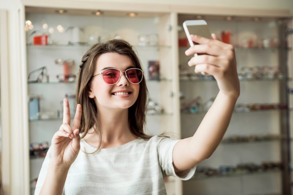 AI Chatbot for Shopify Eyewear and Optical Stores