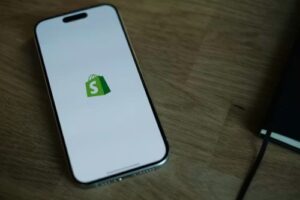 Read more about the article How Shopify WhatsApp Chatbots Reduce Response Delays (2026)